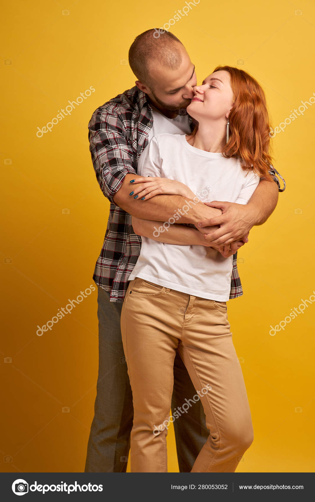 Beautiful Young Couple of Boyfriend and Girlfriend Together Looking To  Side, Relax Profile Pose with Natural Face and Confident Stock Image -  Image of young, attitude: 219655547