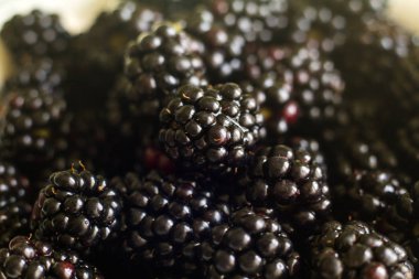 lezzetli olgun böğürtlen makro