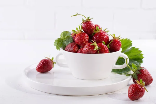Fresh Red Strawberry Bowl Green Leaf White Background — Stock Photo, Image