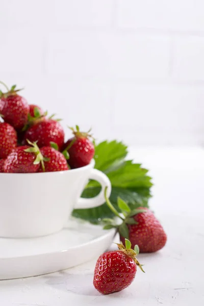 Fresh Red Strawberry Bowl Green Leaf White Background — Stock Photo, Image