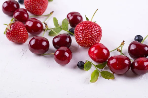 Summer Concept Fresh Berries Strawberry Blueberry Sweet Cherry — Stock Photo, Image