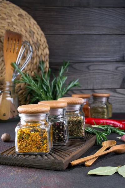 Producten Voor Het Koken Keuken Keukengerei Kruiden Kleurrijke Droge Kruiden — Stockfoto