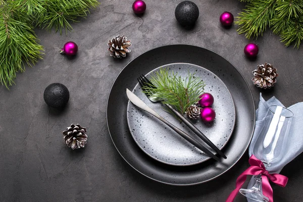 Χριστούγεννα Ρύθμιση Του Πίνακα Προετοιμασία Για Δείπνο Των Χριστουγέννων Πιρούνι — Φωτογραφία Αρχείου
