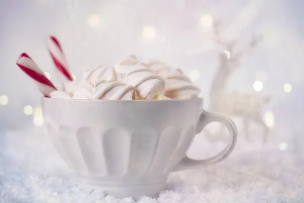 Hot Coffee Cup Marshmallows Red Candy Cane Frosty Winter Background — Stock Photo, Image