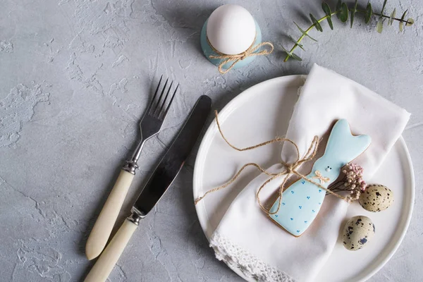 Definição Mesa Festiva Páscoa Com Biscoitos Coelho Páscoa Ovos Codorna — Fotografia de Stock