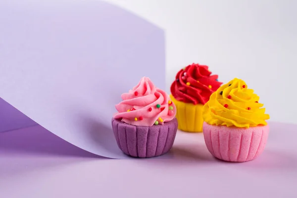 Decorative Multicolored Sugar Cupcakes Light Purple Background Sprinkles — Stock Photo, Image