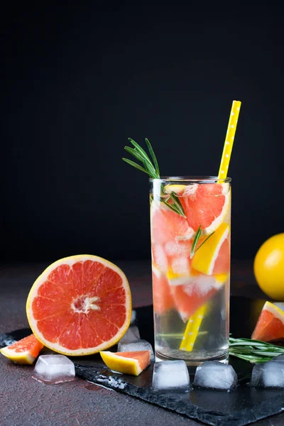 Fruit Herb Infused Water Cold Refreshing Vitamin Detox Water Summer — Stock Photo, Image