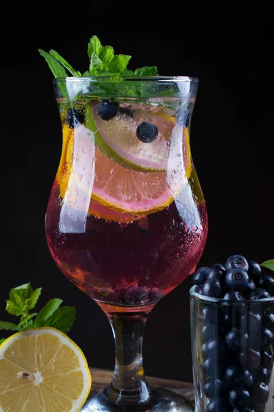 Kalter Sommer Hausgemachte Früchte Und Beeren Limonade Mojito Limonade Oder — Stockfoto