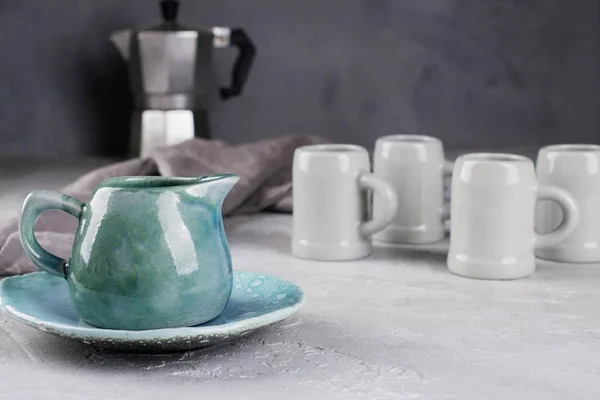 Conjunto Café Rústico Gris Taza Artesanía Cafetera Géiser Contra Pared — Foto de Stock