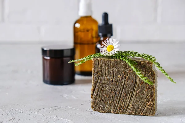 Doğal Kozmetik yağı ve lif kabağı ile doğal el yapımı sabun. Sağlıklı cilt bakımı. Spa konsepti