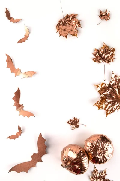 Fundo Outono Halloween Folhas Bordo Douradas Pintadas Morcegos Voadores Fundo — Fotografia de Stock