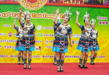 Hong Kong - Mart 04: 14 Tai Kok Tsui tapınağın üzerinde 04 Mart 2018 Hong Kong'da Fuar katılımcıları. Tapınak Fuar her yıl düzenlenen bir Çin kültürel olaydır 