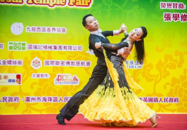 Hong Kong - Mart 04: 14 Tai Kok Tsui tapınağın üzerinde 04 Mart 2018 Hong Kong'da Fuar katılımcıları. Tapınak Fuar her yıl düzenlenen bir Çin kültürel olaydır 