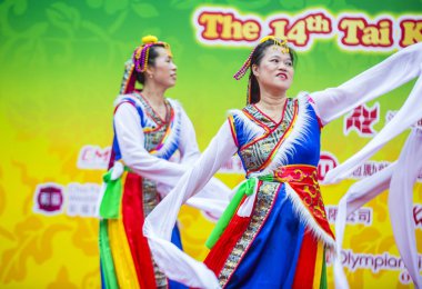 Hong Kong - Mart 04: 14 Tai Kok Tsui tapınağın üzerinde 04 Mart 2018 Hong Kong'da Fuar katılımcıları. Tapınak Fuar her yıl düzenlenen bir Çin kültürel olaydır 