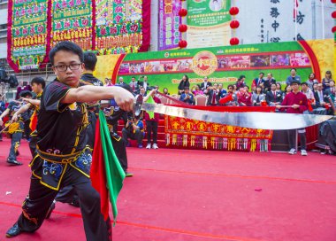 Hong Kong - Mart 04: dövüş sanatları gösteri 14 Tai Kok Tsui tapınağın Hong Kong'da Fuar sırasında üzerinde 04 Mart 2018. Tapınak Fuar her yıl düzenlenen bir Çin kültürel olaydır 