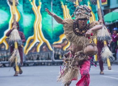 Iloilo, Filipinler - 28 Ocak: Dinagyang Festivali 28 Ocak 2018 üzerinde Iloilo Filipinler katılımcı. Santo Nino onur dini ve kültürel festival Dinagyang olduğunu