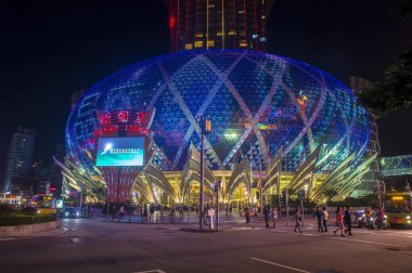 Macau - Mart 07: Lisboa hotel ve casino üzerinde 07 Mart 2018 Macau dış. 1970'te otel açtı ve toplam 2,362 oda var