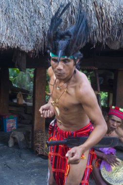 Banaue, Filipinler - Mayıs 02: Banaue 02 Mayıs 2018 Filipinler Ifugao azınlık bir adam portresi. Kuzey Filipinler dağların çoğunlukla canlı Ifugao azınlık