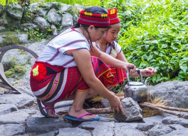 Banaue, Filipinler - Mayıs 02: Banaue 02 Mayıs 2018 Filipinler azınlıkta Ifugao kadınlar. Kuzey Filipinler dağların çoğunlukla canlı Ifugao azınlık
