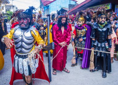 Boac, Filipinler - 30 Mart: Katılımcılar Boac Marinduque Moriones Festivali Türkiye ada. Anualy kutsal hafta düzenlenen Moriones Festivali 