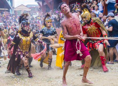 Boac, Filipinler - 30 Mart: Katılımcılar Boac Marinduque Moriones Festivali Türkiye ada. Anualy kutsal hafta düzenlenen Moriones Festivali 