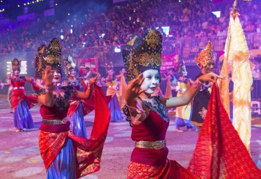 Singapur - 24 Şubat: Katılımcılar üzerinde 24 Şubat 2018 Singapur'da Çingay geçit. Çingay bir yıllık sokak tören ve Çin yeni yılı festivaller bir parçası 