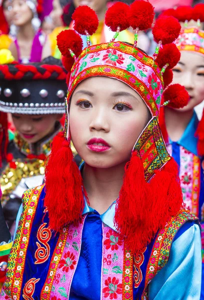Hong Kong - Mart 04: 14 Tai Kok Tsui tapınağın üzerinde 04 Mart 2018 Hong Kong'da fuar katılımcısı. Tapınak Fuar her yıl düzenlenen bir Çin kültürel olaydır 