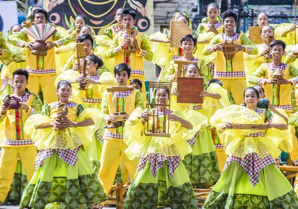 Iloilo, Filipinler - 28 Ocak: Dinagyang Festivali 28 Ocak 2018 üzerinde Iloilo Filipinler katılımcılar. Santo Nino onur dini ve kültürel festival Dinagyang olduğunu