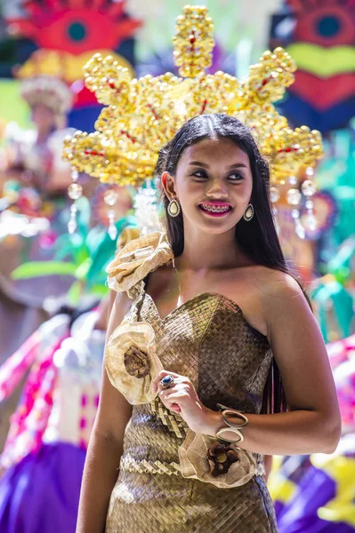 Iloilo, Filipinler - 28 Ocak: Dinagyang Festivali 28 Ocak 2018 üzerinde Iloilo Filipinler katılımcı. Santo Nino onur dini ve kültürel festival Dinagyang olduğunu