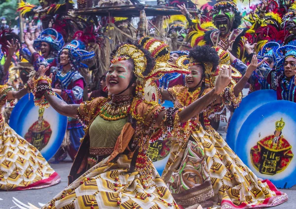 Iloilo, Filipinler - 28 Ocak: Dinagyang Festivali 28 Ocak 2018 üzerinde Iloilo Filipinler katılımcılar. Santo Nino onur dini ve kültürel festival Dinagyang olduğunu