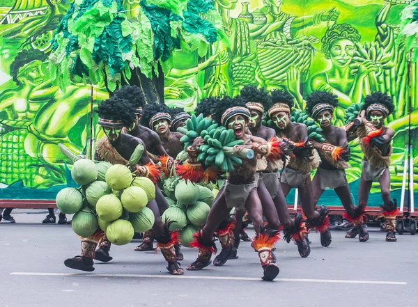 Iloilo, Filipinler - 28 Ocak: Dinagyang Festivali 28 Ocak 2018 üzerinde Iloilo Filipinler katılımcılar. Santo Nino onur dini ve kültürel festival Dinagyang olduğunu