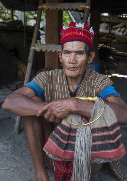 Banaue, Filipinler - Mayıs 02: Banaue 02 Mayıs 2018 Filipinler Ifugao azınlık bir adam portresi. Kuzey Filipinler dağların çoğunlukla canlı Ifugao azınlık