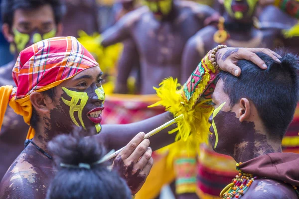 Manila, Filipinler - 27 Nisan: Aliwan fiesta üzerinde 27 Nisan 2018 Manila Filipinler katılımcılar. Aliwan Fiesta farklı kültürel festivaller Filipinler toplar yıllık bir olaydır