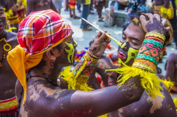 Manila, Filipinler - 27 Nisan: Aliwan fiesta üzerinde 27 Nisan 2018 Manila Filipinler katılımcılar. Aliwan Fiesta farklı kültürel festivaller Filipinler toplar yıllık bir olaydır