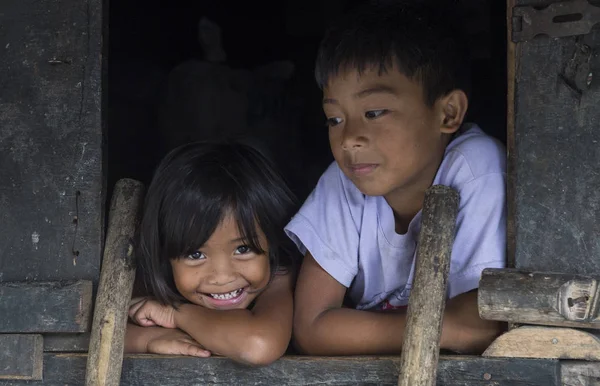 Banaue, Filipinler - Mayıs 02: Banaue 02 Mayıs 2018 Filipinler azınlıkta Ifugao çocuklar. Kuzey Filipinler dağların çoğunlukla canlı Ifugao azınlık