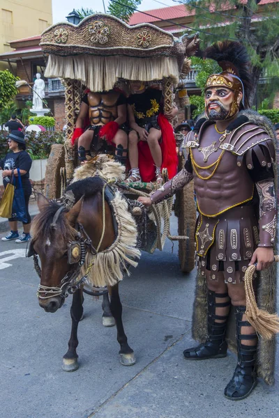 Boac, Filipinler - 30 Mart: Katılımcı Boac Marinduque adası Filipinler Moriones Festivali. Anualy kutsal hafta düzenlenen Moriones Festivali 