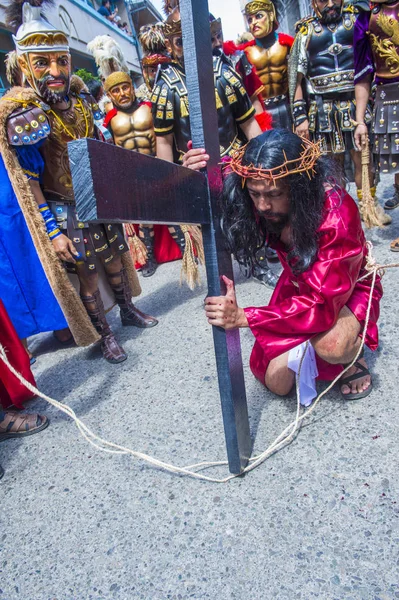 Boac, Filipinler - 30 Mart: Katılımcılar Boac Marinduque Moriones Festivali Türkiye ada. Anualy kutsal hafta düzenlenen Moriones Festivali 