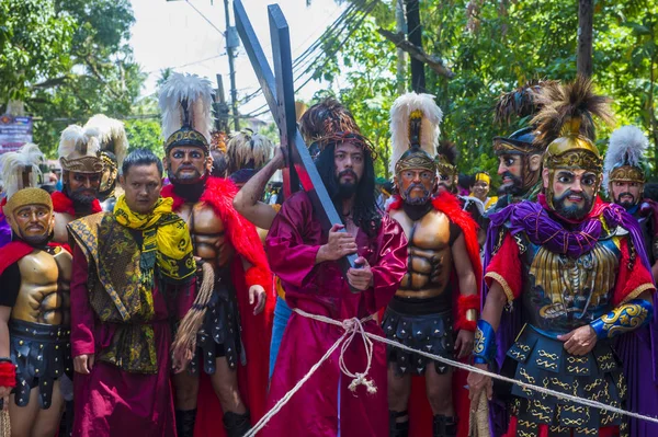 Boac, Filipinler - 30 Mart: Katılımcılar Boac Marinduque Moriones Festivali Türkiye ada. Anualy kutsal hafta düzenlenen Moriones Festivali 