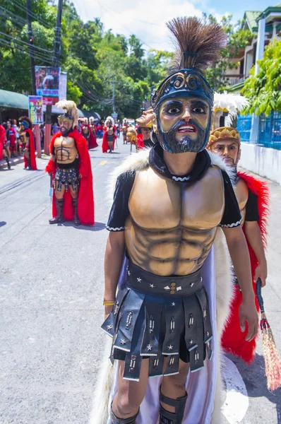 Boac, Filipinler - 30 Mart: Katılımcılar Boac Marinduque Moriones Festivali Türkiye ada. Anualy kutsal hafta düzenlenen Moriones Festivali 