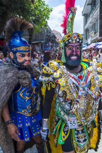 Boac, Filipinler - 30 Mart: Katılımcılar Boac Marinduque Moriones Festivali Türkiye ada. Anualy kutsal hafta düzenlenen Moriones Festivali 