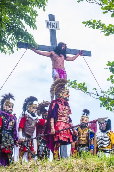 Boac, Filipinler - 30 Mart: Katılımcılar Boac Marinduque Moriones Festivali Türkiye ada. Anualy kutsal hafta düzenlenen Moriones Festivali 