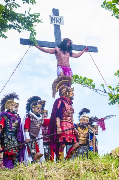 Boac, Filipinler - 30 Mart: Katılımcılar Boac Marinduque Moriones Festivali Türkiye ada. Anualy kutsal hafta düzenlenen Moriones Festivali 