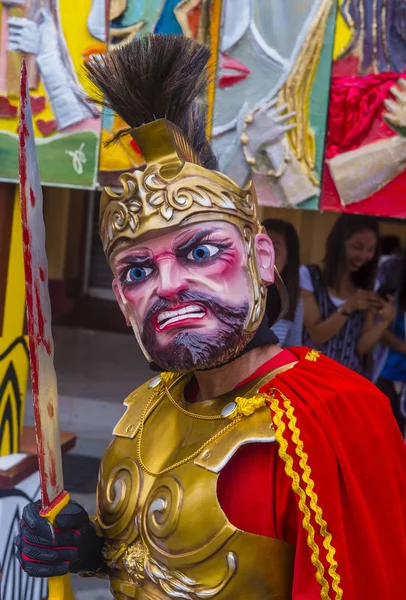 Boac, Filipinler - 30 Mart: Katılımcı Boac Marinduque adası Filipinler Moriones Festivali. Anualy kutsal hafta düzenlenen Moriones Festivali 