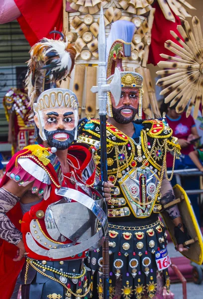 Boac, Filipinler - 30 Mart: Katılımcılar Boac Marinduque Moriones Festivali Türkiye ada. Anualy kutsal hafta düzenlenen Moriones Festivali 