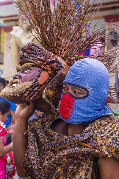 Boac, Filipinler - 30 Mart: Katılımcı Boac Marinduque adası Filipinler Moriones Festivali. Anualy kutsal hafta düzenlenen Moriones Festivali 