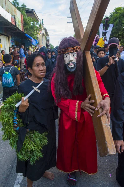Gasan, Filipinler - 30 Mart: Katılımcılar Gasan, Marinduque adası, Filipinler bir Good Friday geçit üzerinde 30 Mart 2018