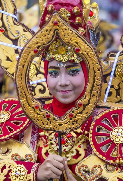 Singapur - 24 Şubat: Katılımcı Singapur üzerinde 24 Şubat 2018 Çingay geçit. Çingay bir yıllık sokak tören ve Çin yeni yılı festivaller bir parçası 