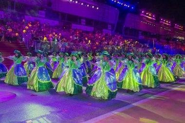 Singapur - 24 Şubat: Katılımcılar üzerinde 24 Şubat 2018 Singapur'da Çingay geçit. Çingay bir yıllık sokak tören ve Çin yeni yılı festivaller bir parçası 