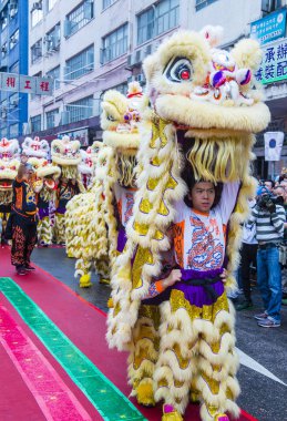 Hong Kong - Mart 04: 14 Tai Kok Tsui tapınağın üzerinde 04 Mart 2018 Hong Kong'da Fuar katılımcıları. Tapınak Fuar her yıl düzenlenen bir Çin kültürel olaydır 