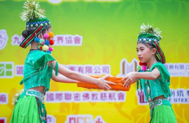 Hong Kong - Mart 04: 14 Tai Kok Tsui tapınağın üzerinde 04 Mart 2018 Hong Kong'da Fuar katılımcıları. Tapınak Fuar her yıl düzenlenen bir Çin kültürel olaydır 